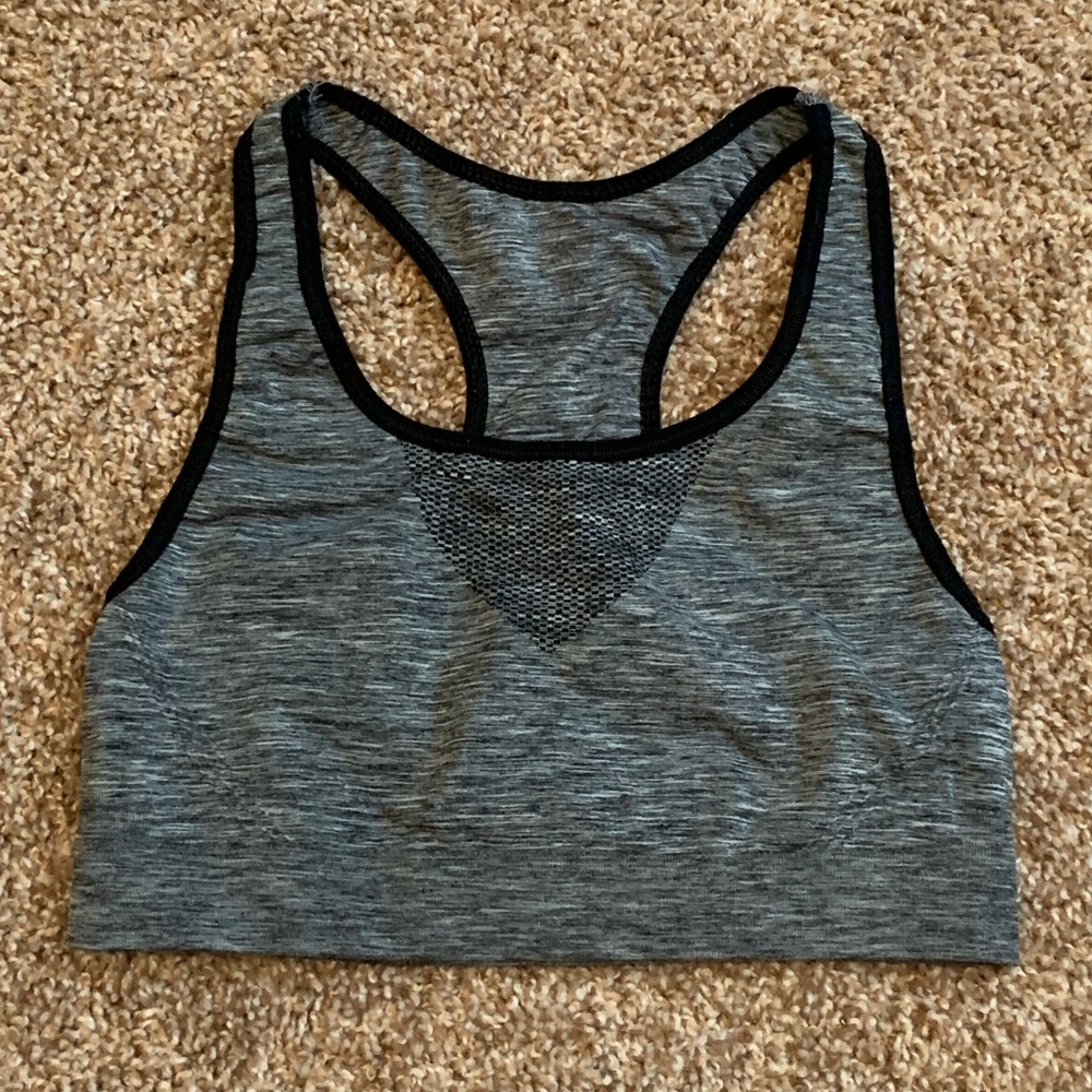 ❌SOLD❌ H&M Sports Bra - Picture 1 of 4